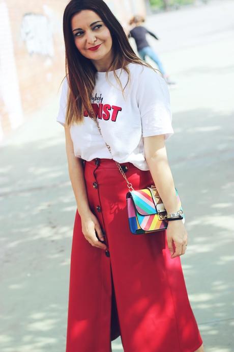 Falda polipiel roja
