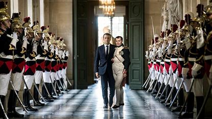 el villano arrinconado, humor, chistes, reir, satira, Macron, Napoleon, 2 de mayo