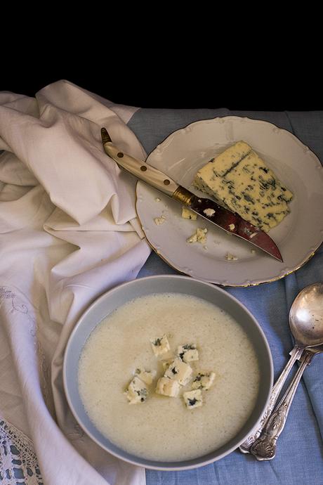 CREMA FRÍA DE COLIFLOR Y QUESO AZUL