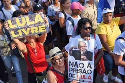 Persecución contra Lula no cesa ni aún preso, denuncian en Brasil