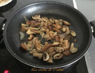 Pechuga de gallina alla cacciatora Pechuga de gallina alla cacciatora