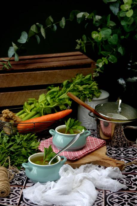 Sopa de pollo anti-gripe: di adiós a los catarros y refriados