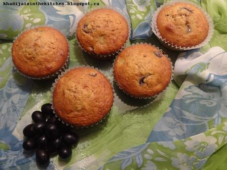 MUFFINS AUX RAISINS / GRAPES MUFFINS / MUFFINS CON UVAS / مافن بالعنب MUFFINS AUX RAISINS / GRAPES MUFFINS / MUFFINS CON UVAS / مافن بالعنب