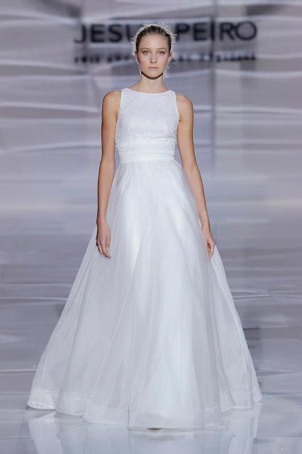 Jesus Peiro celebra su 30 aniversario en la Barcelona Bridal Week con su colección Heritage