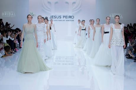 Jesus Peiro celebra su 30 aniversario en la Barcelona Bridal Week con su colección Heritage
