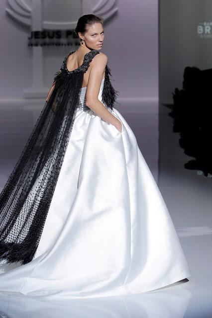 Jesus Peiro celebra su 30 aniversario en la Barcelona Bridal Week con su colección Heritage