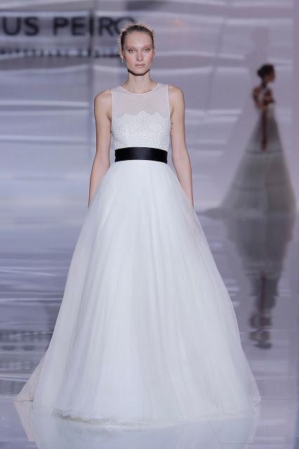 Jesus Peiro celebra su 30 aniversario en la Barcelona Bridal Week con su colección Heritage