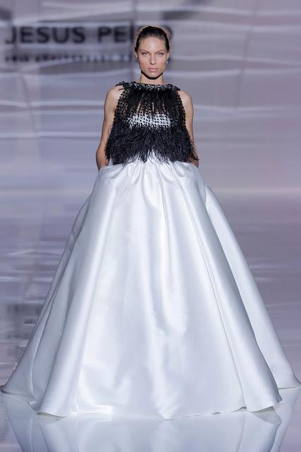 Jesus Peiro celebra su 30 aniversario en la Barcelona Bridal Week con su colección Heritage