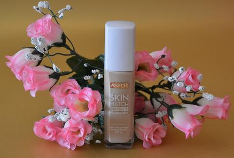 “Skin Match Protect Foundation” de ASTOR