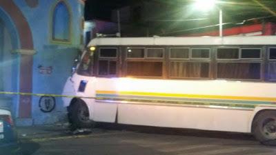 AMANECER TRÁGICO EN TEXCOCO: UN MUERTO Y NUEVE HERIDOS EN INCIDENTE VIAL