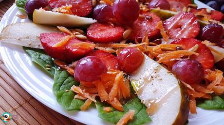 Ensalada de espinacas y frutas