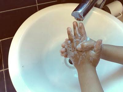 LLAMA SECRETARÍA DE SALUD A EXTREMAR HIGIENE PARA EVITAR EL SÍNDROME BOCA, MANO, PIE