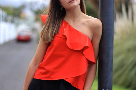 RED FLOUNCE TOP