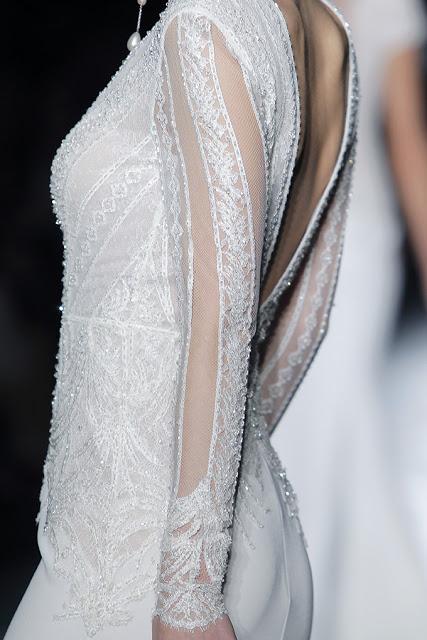 La colección Rosa Clará 2019 presentada en la BBFW envuelve el cuerpo de la mujer seduciendo y haciéndolo más bello si cabe...