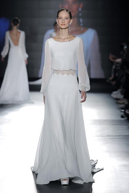 La colección Rosa Clará 2019 presentada en la BBFW envuelve el cuerpo de la mujer seduciendo y haciéndolo más bello si cabe...