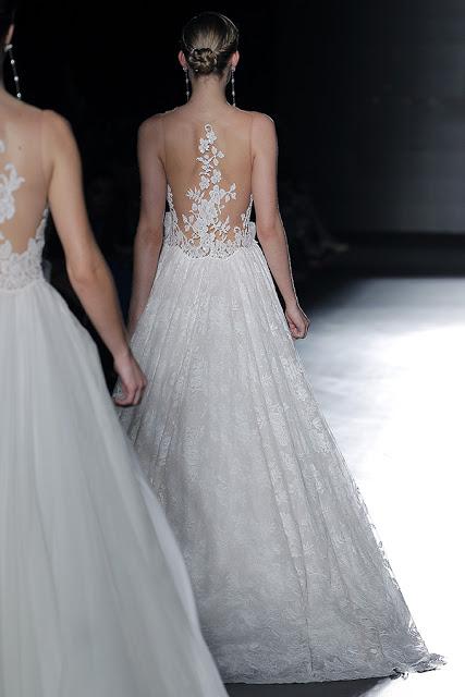 La colección Rosa Clará 2019 presentada en la BBFW envuelve el cuerpo de la mujer seduciendo y haciéndolo más bello si cabe...