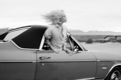 Ella y el ingenio mecánico