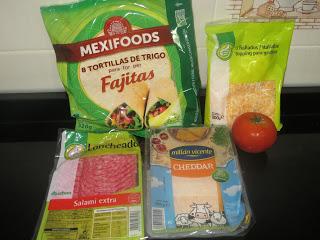 QUESADILLA DE SALAMI Y TOMATE