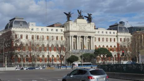 Los tejados de Madrid a vista de Zoom. Plaza de Atocha con sus dos emblemáticas construcciones