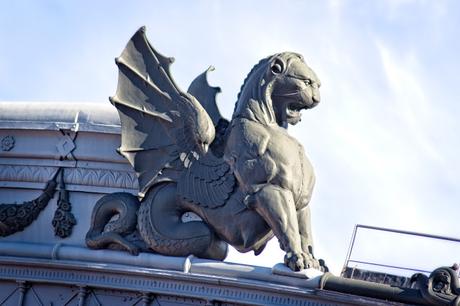 Los tejados de Madrid a vista de Zoom. Plaza de Atocha con sus dos emblemáticas construcciones Los tejados de Madrid a vista de Zoom. Plaza de Atocha con sus dos emblemáticas construcciones