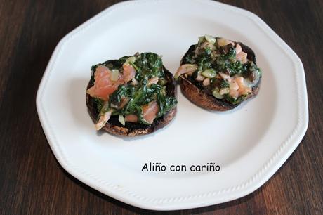 CHAMPIÑONES PORTOBELLO RELLENOS DE ESPINACAS, QUESO DE CABRA Y SALMÓN AHUMADO