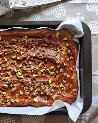 Brownie con nueces o nueces y pistachos