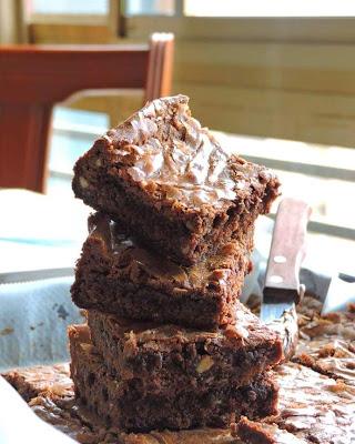 Brownie con nueces o nueces y pistachos