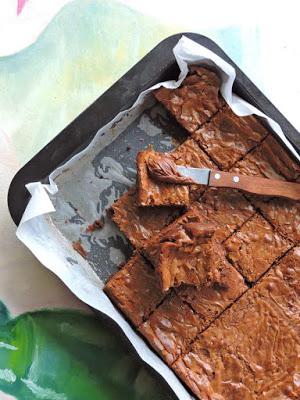 Brownie con nueces o nueces y pistachos