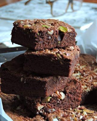 Brownie con nueces o nueces y pistachos