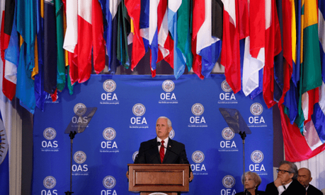 Cuatro falacias del discurso de Mike Pence ante la OEA sobre Venezuela