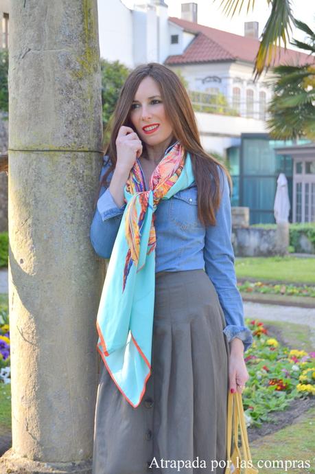 FOULARD ORNÉ