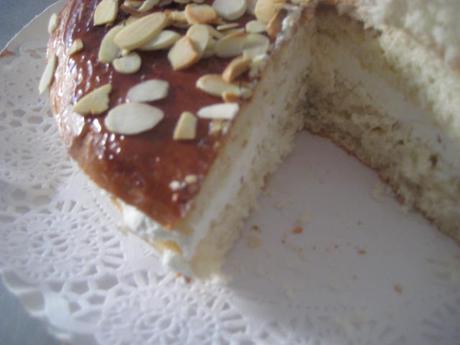 PASTEL DE SAINT TROPÉZ O TARTA TROPÉZIENNE