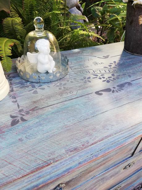 Cómoda multicolor Cómoda multicolor