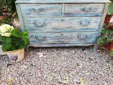 Cómoda multicolor Cómoda multicolor