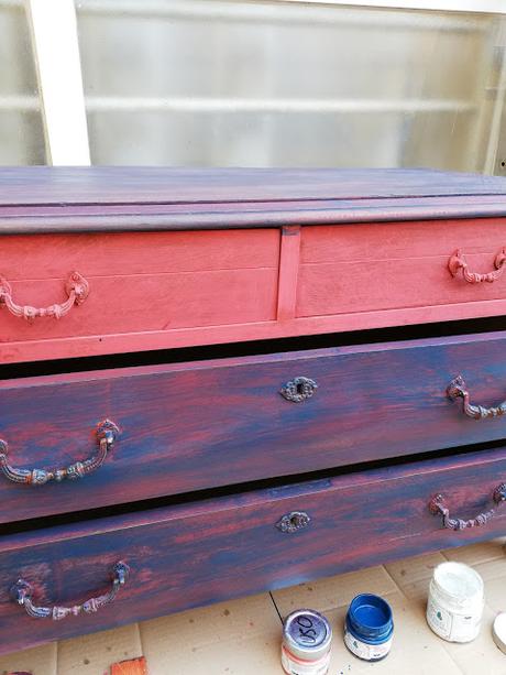 Cómoda multicolor Cómoda multicolor