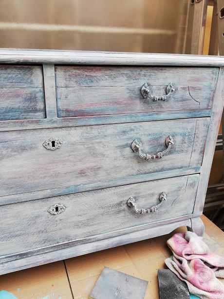 Cómoda multicolor Cómoda multicolor