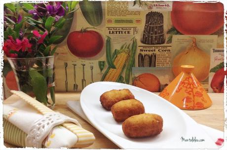 Croquetas de salchicha de pollo y huevo