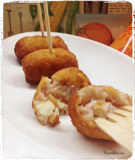 Croquetas de salchicha de pollo y huevo