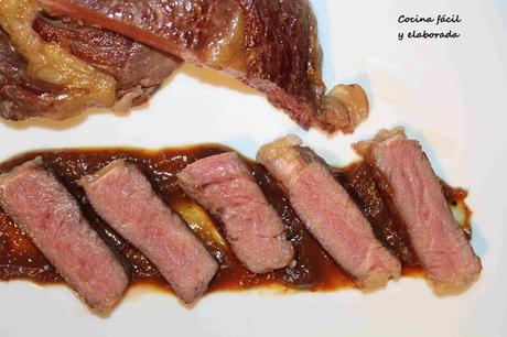 NOVILLO ARGENTINO A BAJA TEMPERATURA CON SALSA DE CASTAÑAS NOVILLO ARGENTINO A BAJA TEMPERATURA CON SALSA DE CASTAÑAS