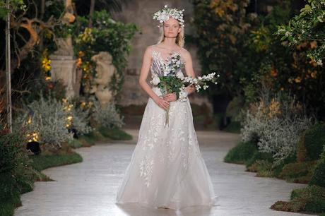 La prestigiosa diseñadora Reem Acra nos transporta a un bosque encantado lleno de bellas princesas con su desfile de la BBFW de 2018