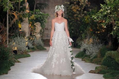 La prestigiosa diseñadora Reem Acra nos transporta a un bosque encantado lleno de bellas princesas con su desfile de la BBFW de 2018