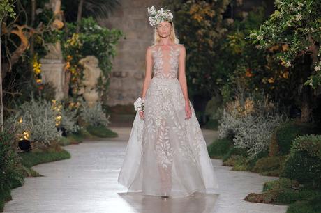 La prestigiosa diseñadora Reem Acra nos transporta a un bosque encantado lleno de bellas princesas con su desfile de la BBFW de 2018