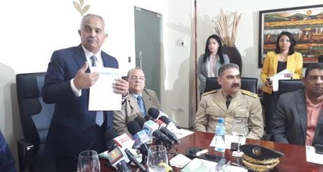 Benitez viene por la Ley; advierte no aceptará ofrecimientos de contratos ni sobornos.