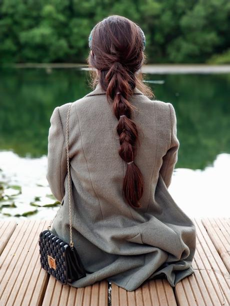 Flores, nudos y lentejuelas