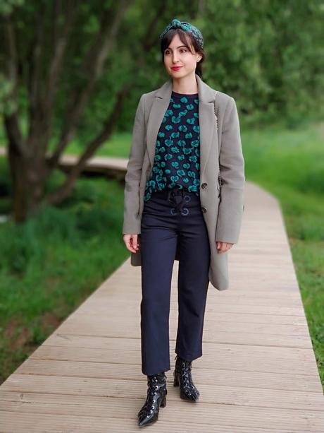 Flores, nudos y lentejuelas