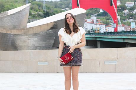 Elegante y chic al trabajo con este outfit