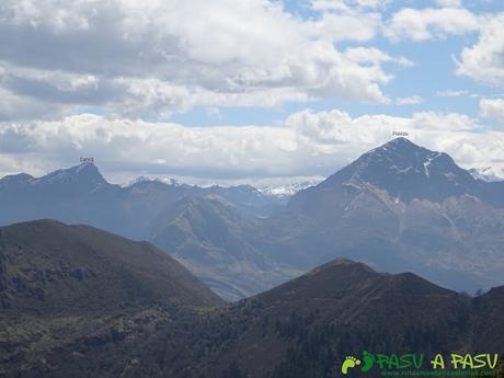 Pierzu y Carriá desde el Pico Cogolla