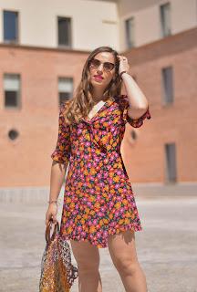 How to wear a flowered dress