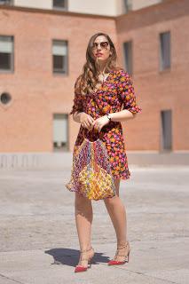 How to wear a flowered dress