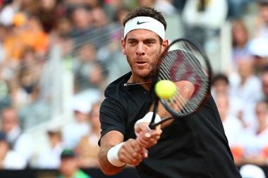 Del Potro tuvo alguna complicaciÃ³n en el primer set pero venciÃ³ al griego Tsitsipas